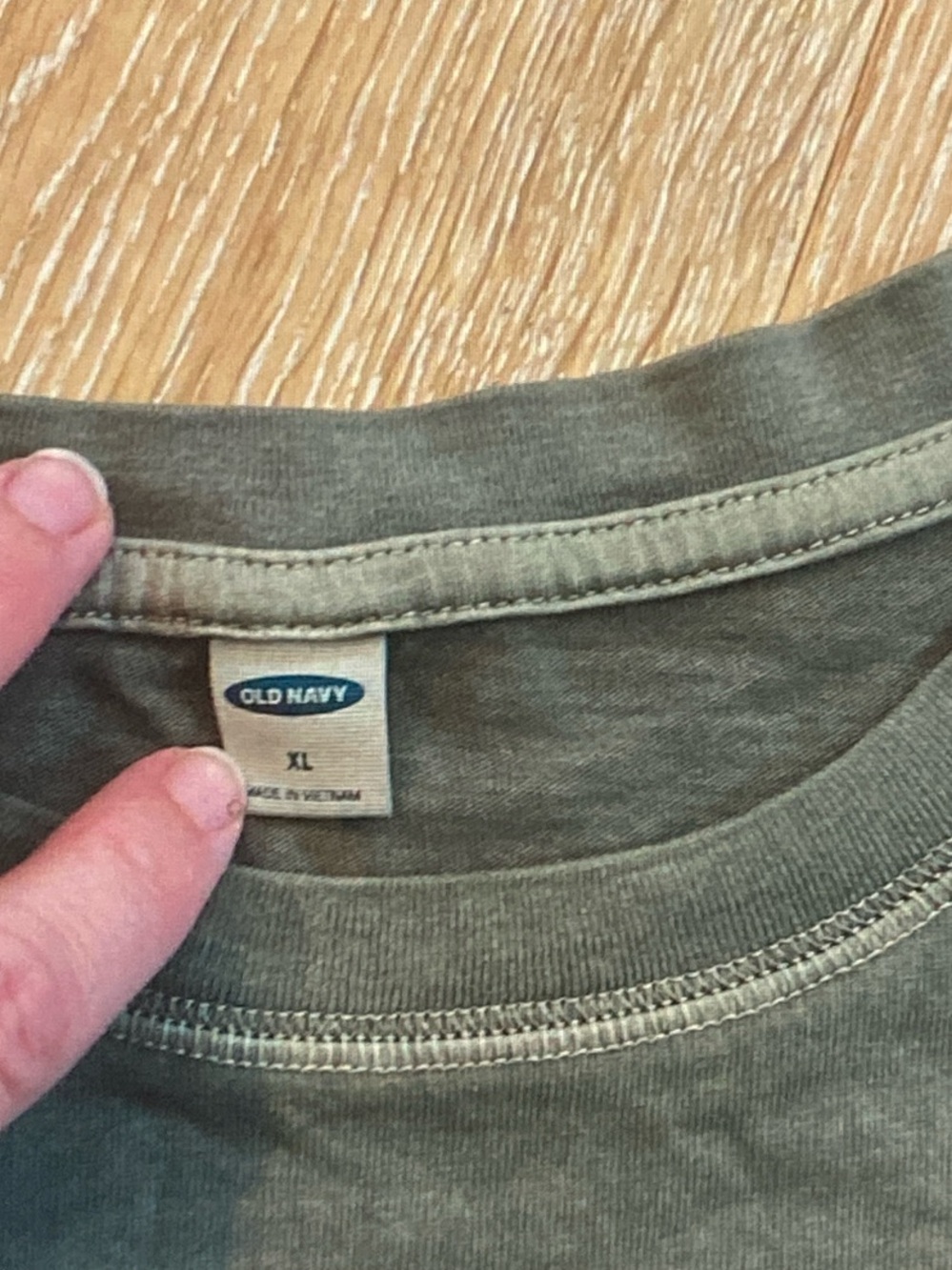 Old Navy Men's Olive Green Sleeveless Tank with Chest Pocket - Picture 3 of 5